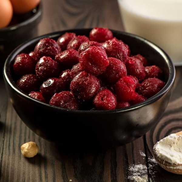 Витамины в ягодах (свежих и замороженных): таблицы содержани, польза и вред плодов, сохраняются ли полезные качества после заморозки и как употреблять