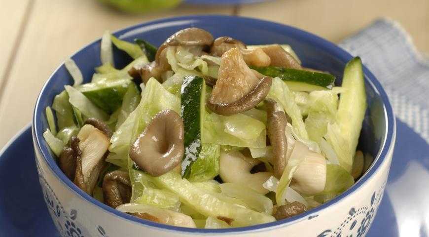 Салат с вешенками: рецепты с фото пошагово