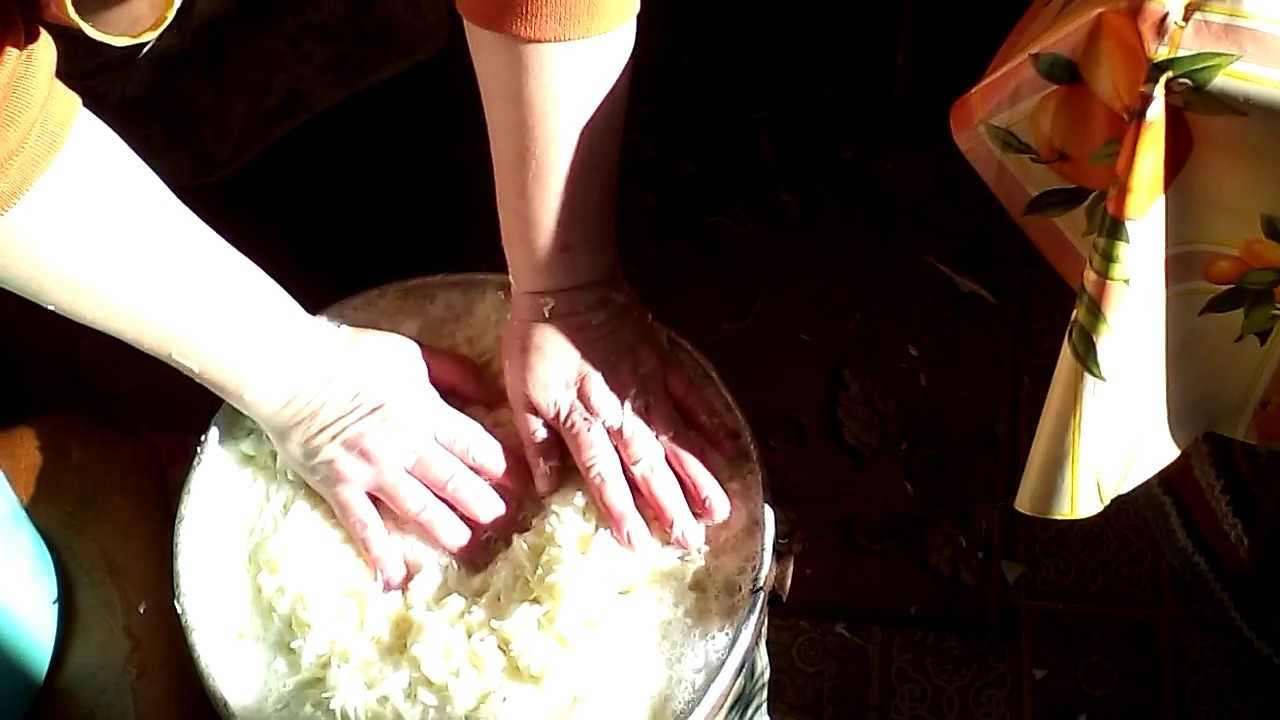 Квашеная капуста с яблоками: рецепт приготовления с фото.