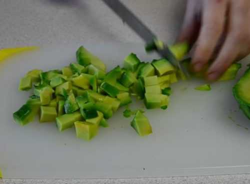 Простые и вкусные рецепты салатов с авокадо для домашнего приготовления с фотографиями и пошаговым описанием