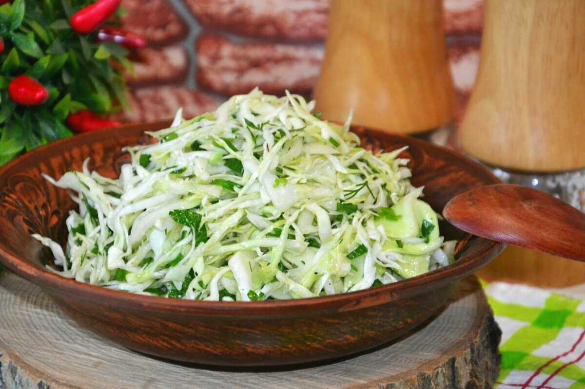 Салат из свежей капусты — очень вкусные и быстрые рецепты как в столовой