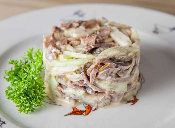 Салат с языком и маринованными огурцами: рецепт с фото пошагово