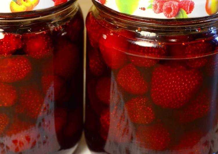Варенье из клубники на зиму — как сварить густое с целыми ягодами