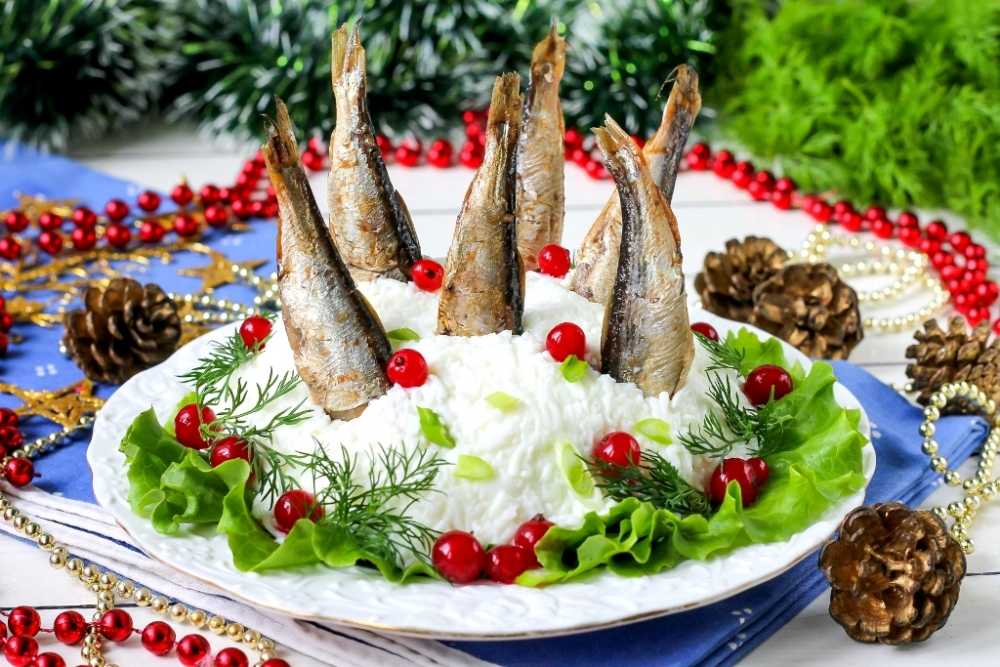 Салат "рыбки в пруду" со шпротами (пошаговый рецепт с фото)