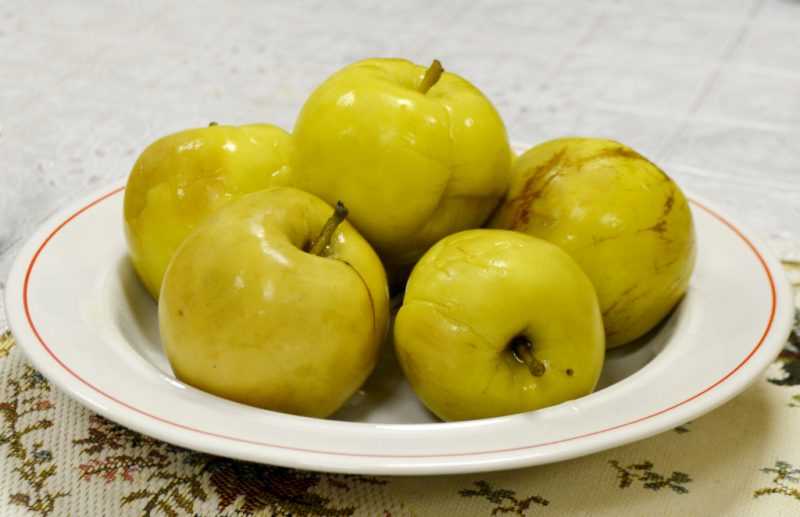 Моченые яблоки на зиму: 4 лучших рецепта