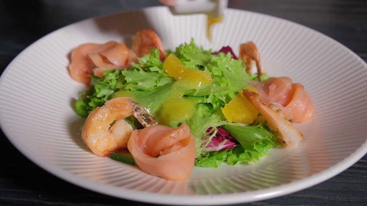 Салат сытый боцман с семгой и красной икрой рецепт с фото пошагово - 1000.menu