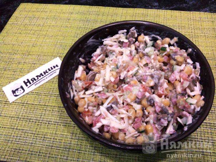 Салат с колбасой и капустой – самые вкусные фото рецепты