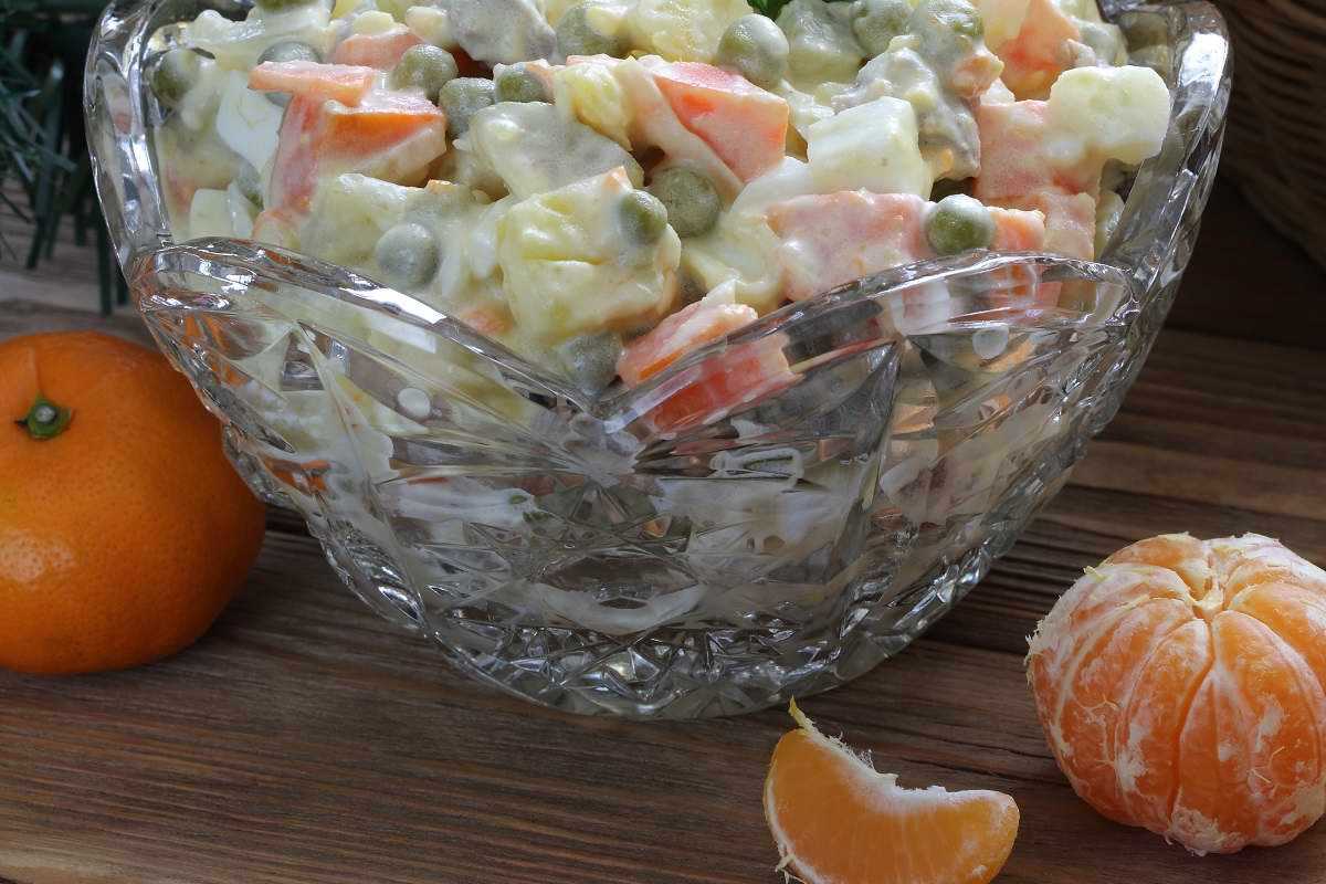 Салат с мандаринами — 10 вкуснейших рецептов к празднику
