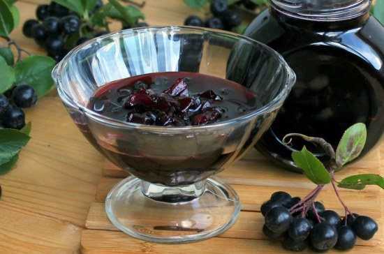 Лучшие рецепты заготовок из черноплодной рябины: варенье и компот