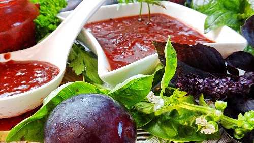Аджика из слив с чесноком и томатной пастой рецепт с фото пошагово - 1000.menu