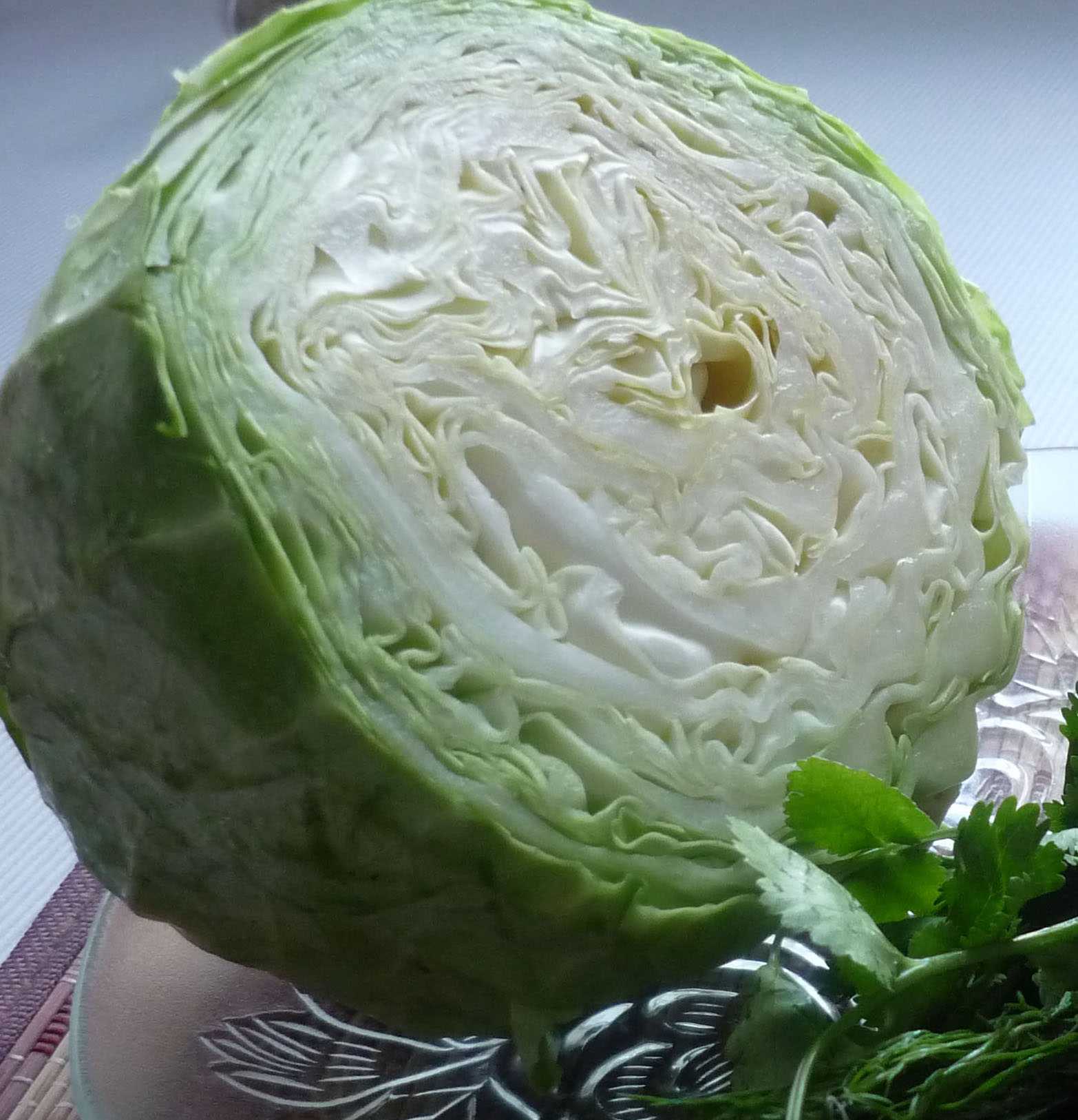 Пошаговые рецепты на зиму: как правильно заквасить капусту в ведре