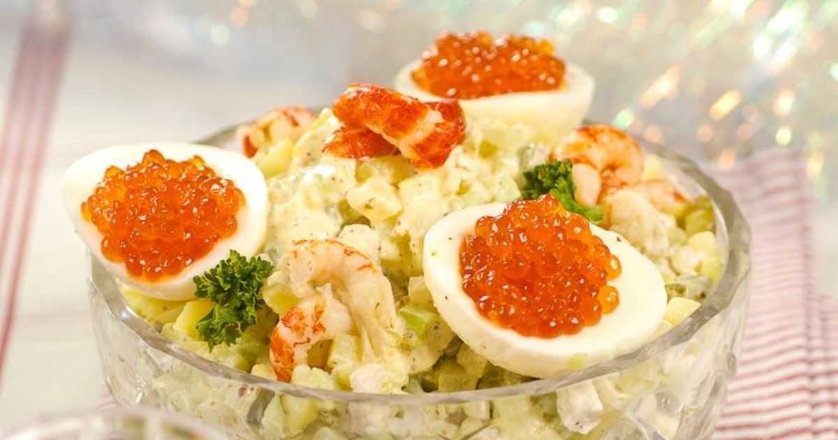 Салат с икрой красной картошкой и яйцом