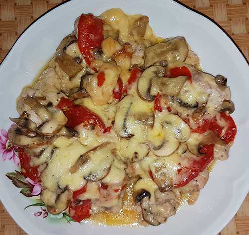 Запечёный картофель с грибами и курицей в сыре и сливках рецепт с фото пошагово - 1000.menu
