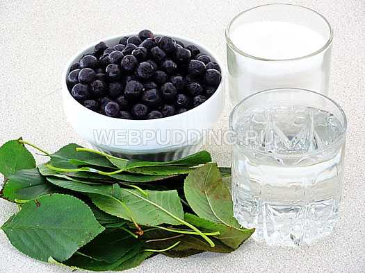Варенье из черноплодной рябины с вишневым листом — пошаговый рецепт с фото