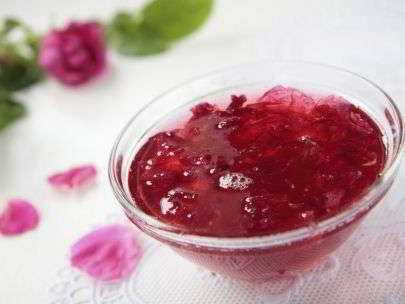 Варенье из лепестков роз: польза и вред, рецепты приготовления