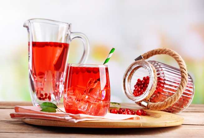 Брусничный чай, морс: польза, вред, рецепты приготовления