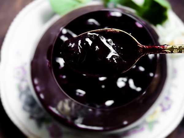 Как приготовить желе из черной смородины: простые рецепты в домашних условиях, как сделать вкусную заготовку на зиму, способ без варки и желатина