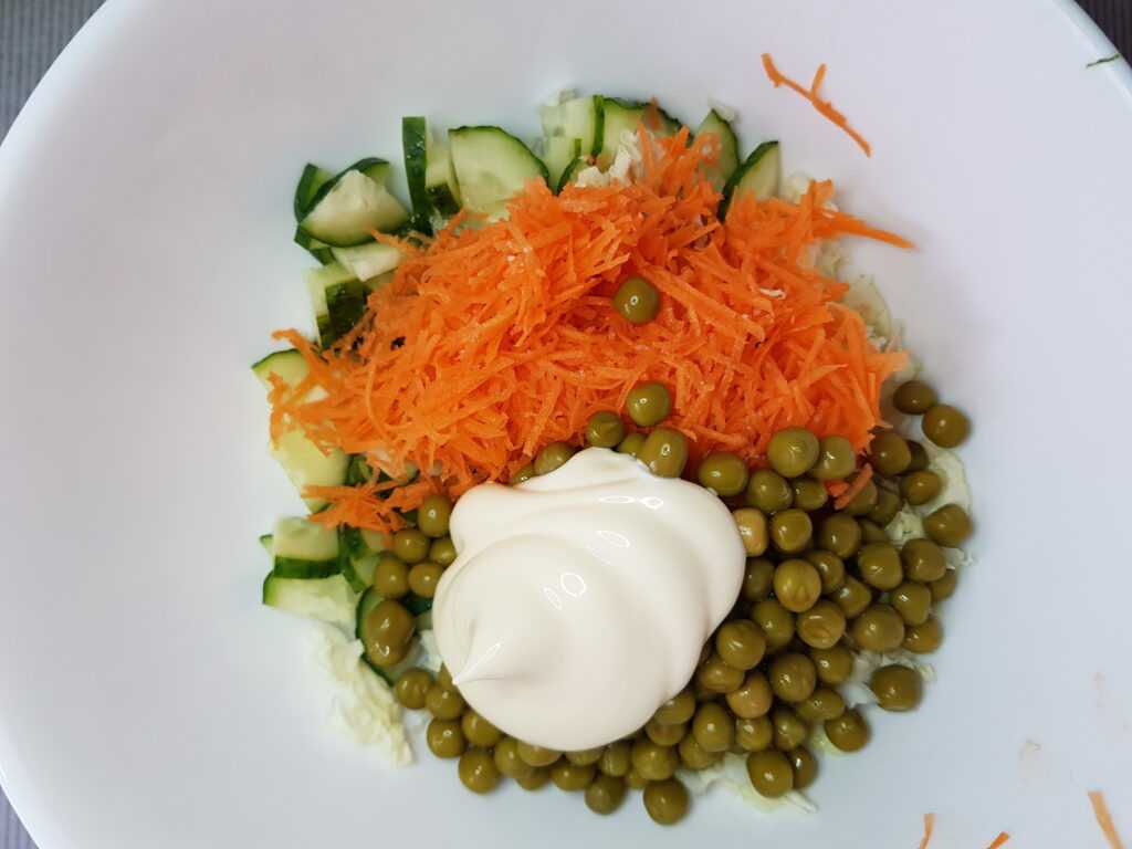 Салат из капусты с зеленым горошком рецепт с фото пошагово - 1000.menu