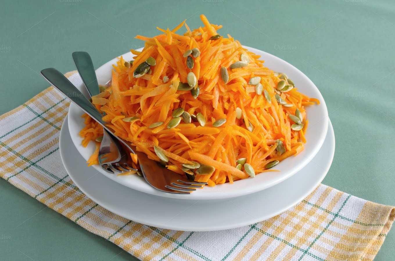 Тыква луком морковью. Салат из тыквы и моркови. Морковный салат. Квашеная капуста с тыквой. Салат из запеченной тыквы.