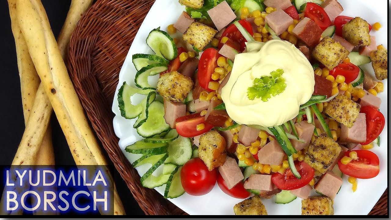 Салат из крабовых палочек — рецепты приготовления с кукурузой, на праздничный стол