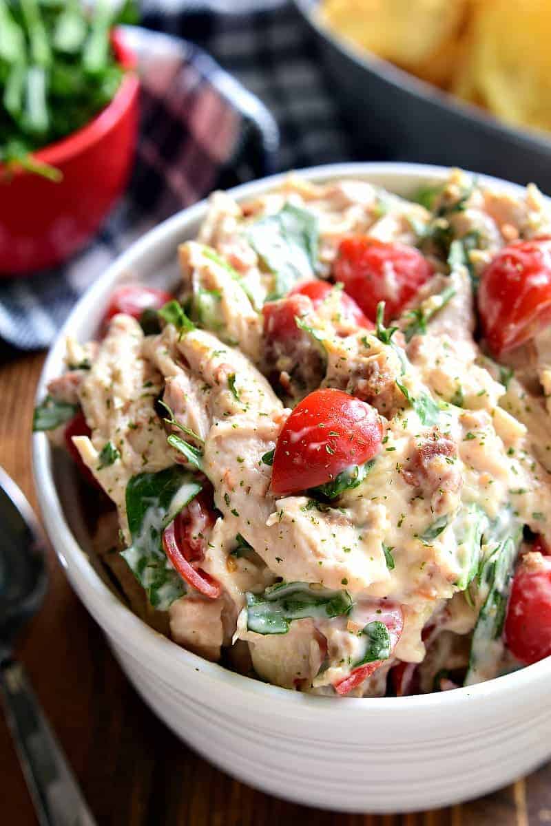 Салат с куриной грудкой - 147 домашних вкусных рецептов приготовления