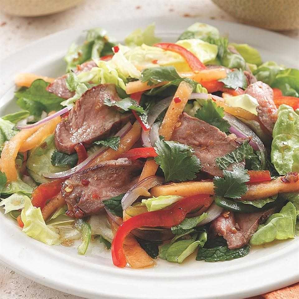 Салат из отварной свинины рецепты с фото простые
