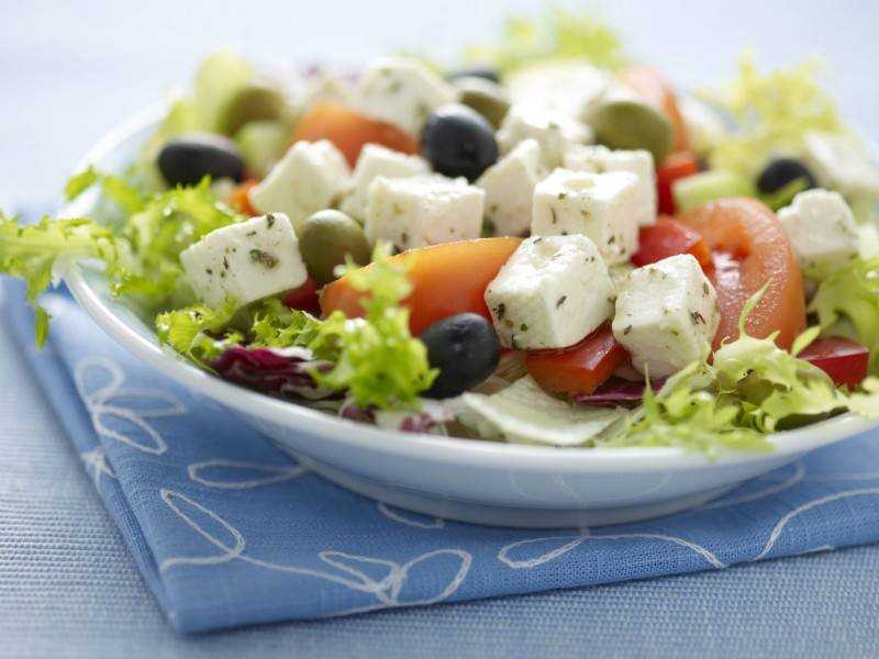 Греческий салат с фетой классический рецепт с фото пошагово - 1000.menu