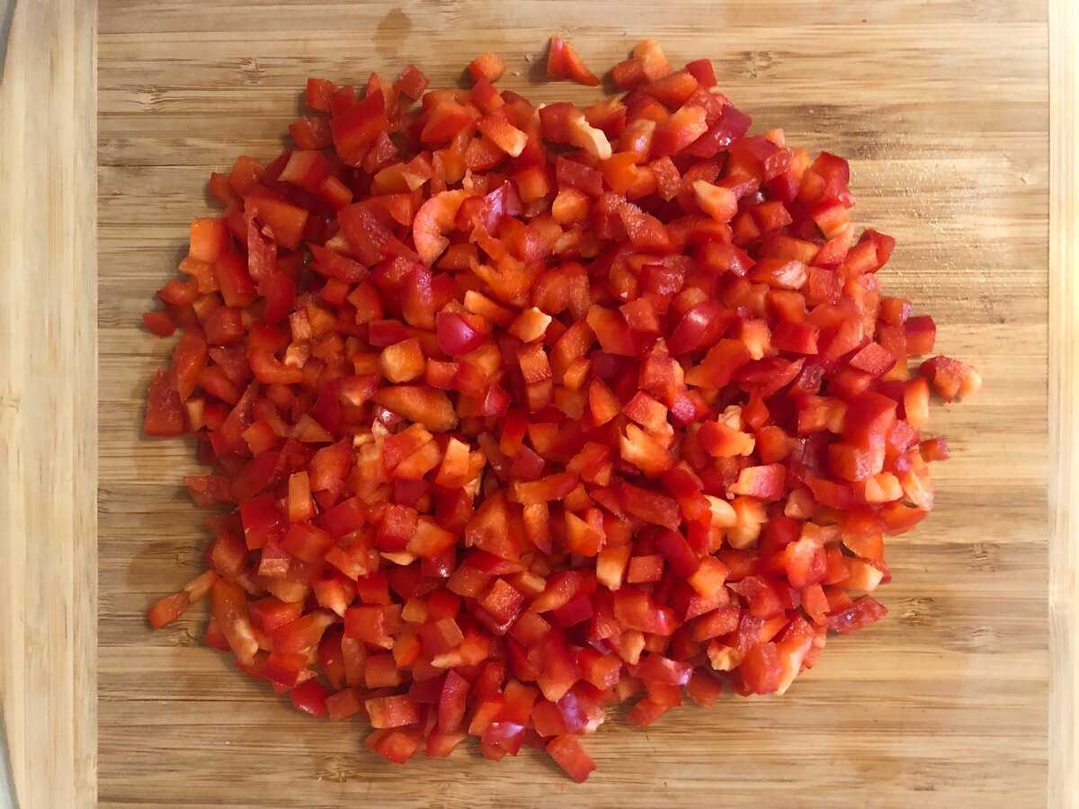 Салат крабовые палочки с рисом и кукурузой