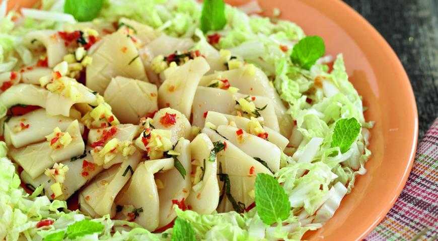 Салаты с кальмарами – 20 самых вкусных и простых рецептов