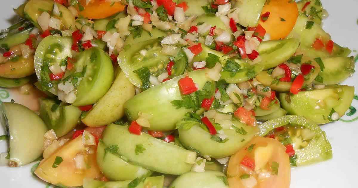 Салат из зеленых помидоров – 7 очень вкусных рецептов
