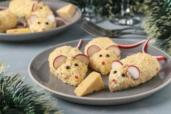 Салат «мышки в сыре»: пошаговые рецепты для новогоднего стола и не только