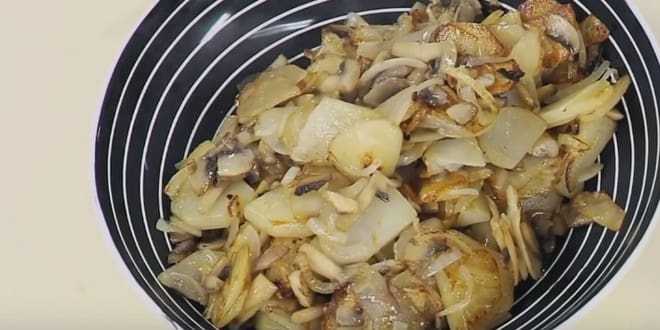 Жареная картошка с лесными грибами на сковороде - пошаговые рецепты приготовления