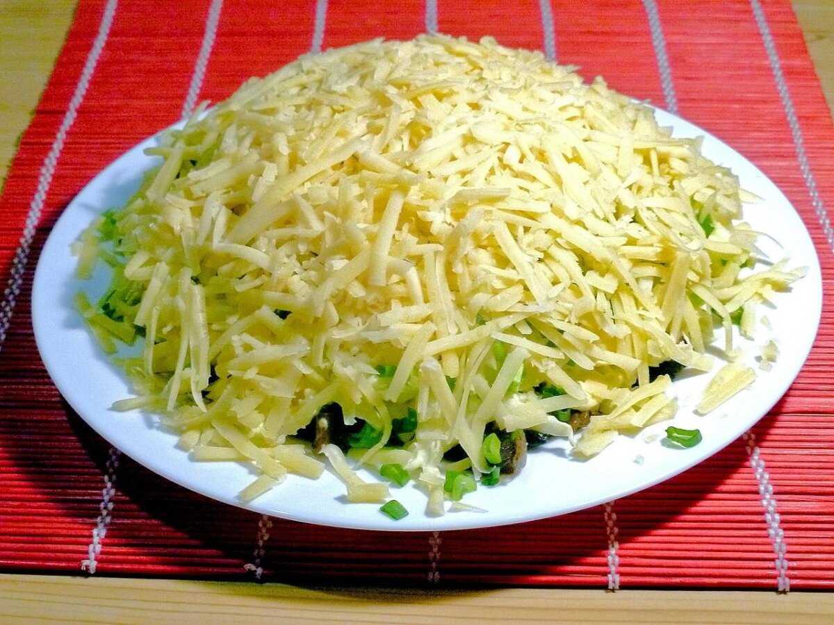 Салат с жареными шампиньонами — 9 самых простых и вкусных рецептов