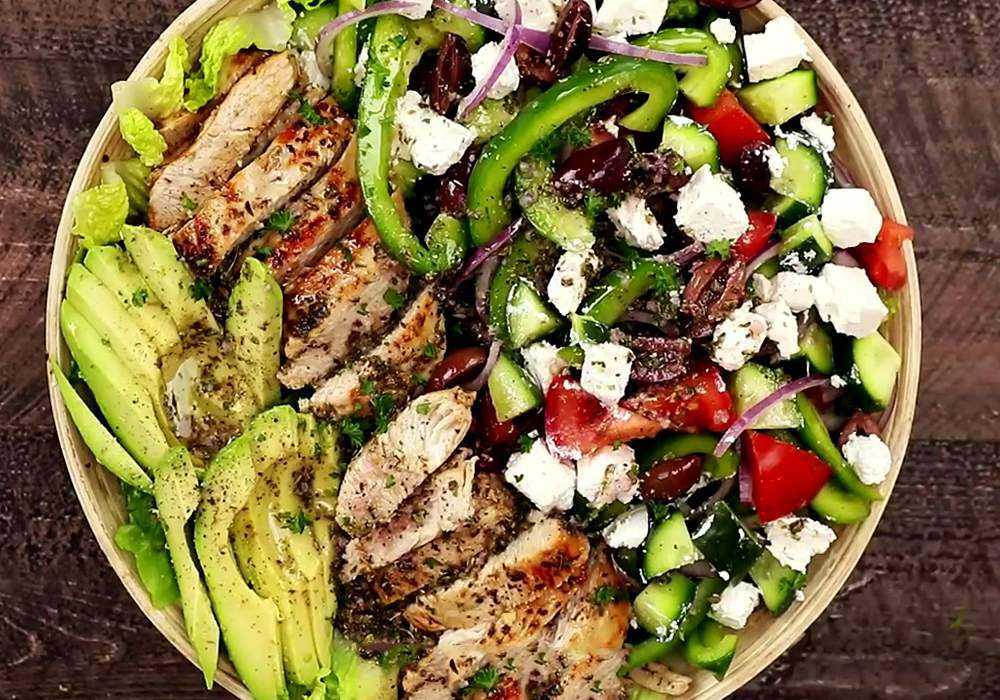 Классический греческий салат с курицей - пошаговый рецепт