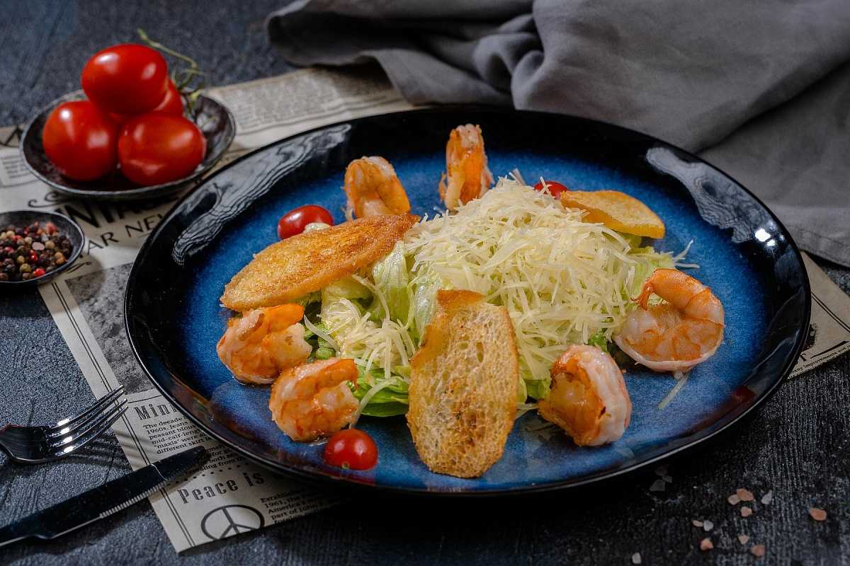 Салат с креветками и грушей рецепт с фото - 1000.menu