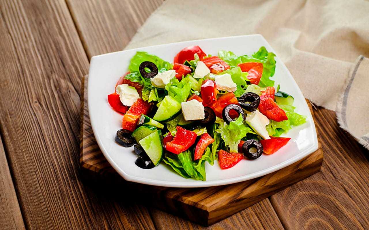 Салат греческий: ингредиенты и пошаговый классический рецепт с брынзой, маслинами и пекинской капустой. как вкусно приготовить греческий салат с сыром сиртаки, фетакса, фета, моцареллой, адыгейским, к